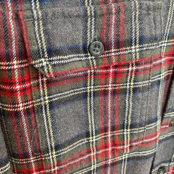 WOOLRICH Plaid Flannel Gray Red Button Down Cotton Collared Shirt Size Medium - Picture 2 of 7